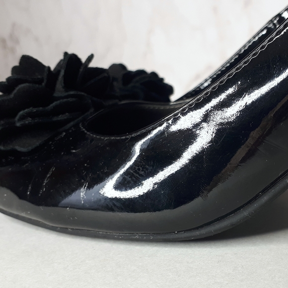 La Diva Chunky Heel 3D Flower Toe Black Patent 8 - Picture 8 of 13